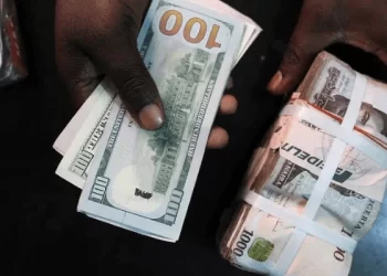 Naira Shrinks Further, Drops by 0.43% at the Investors and Exporters (I&E) Window