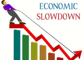 IMF Forecasts Slow Global Economic Growth Amid Uncertainties