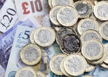 Pounds plunge against the US dollar, reaches a two-year low
