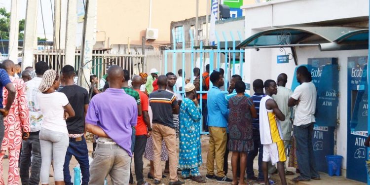 Nigerians become enraged by the scarcity of the new naira note.