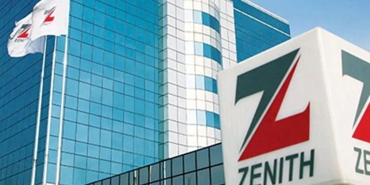 Trending: Zenith Bank staffs allegedly seen escaping from the bank.