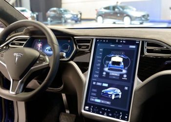 Tesla’s self-driving vehicles pose roadside threats.