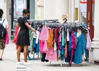Second-hand shopping booms as inflation rise.