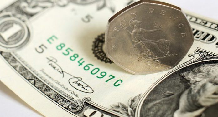 Asian Currencies Retreat as Chinese Data Points to Slower Growth