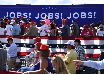 US government creates 253,000 jobs amid rate hikes.