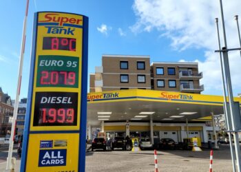 Europe’s Gasoline Market Shrinks as Nigeria Removes Fuel Subsidies.