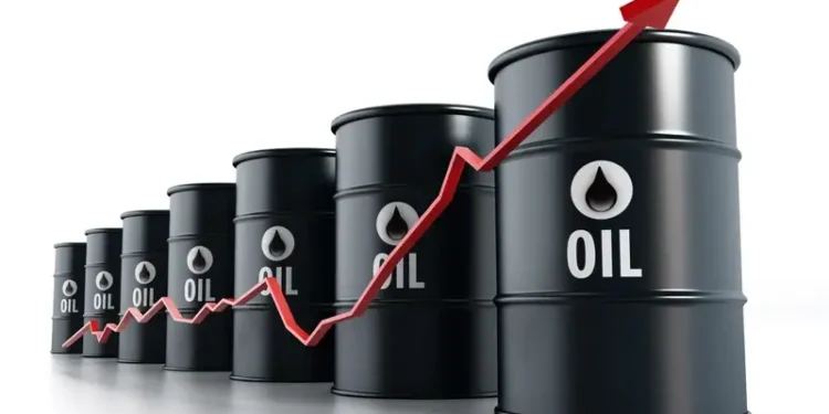 Oil Prices Poised for Sixth Consecutive Weekly Increase Amid Output Cut Commitments.