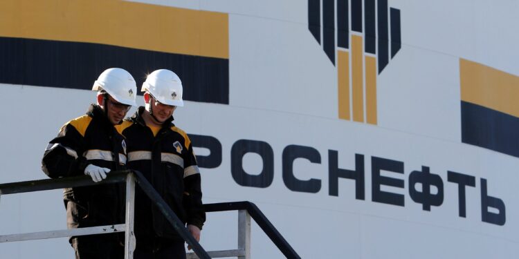 Russia’s Rosneft’s Oil Output Decline by Over 25% in Q2 Due to OPEC+ Agreement, Sales