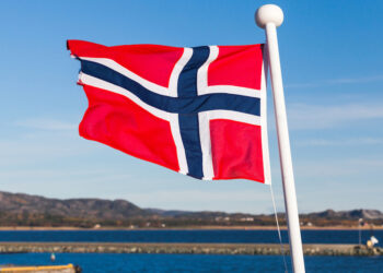 World’s largest sovereign wealth fund loses $34 billion