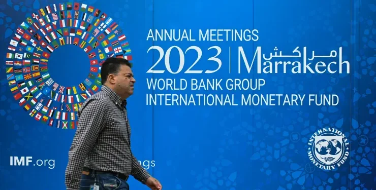 Global Economists and Central Bankers Foresee Prolonged High Interest Rates