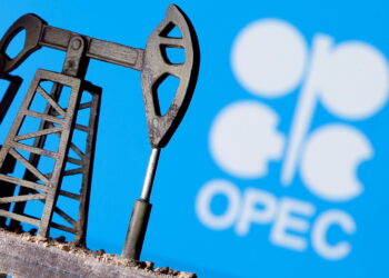 Oil Prices Waver Near $80 as OPEC+ Meeting Looms and Supply Concerns Persist