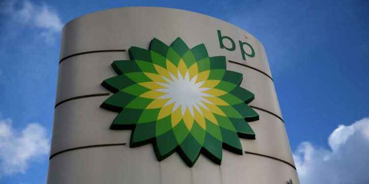 British Oil Giant Shares Surge 5% as Oil Giant Unveils Shareholder Return Plan